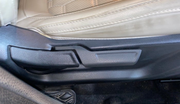 2020 KIA SELTOS HTX 1.5 PETROL, Petrol, Manual, 32,218 km, Driver Side Adjustment Panel