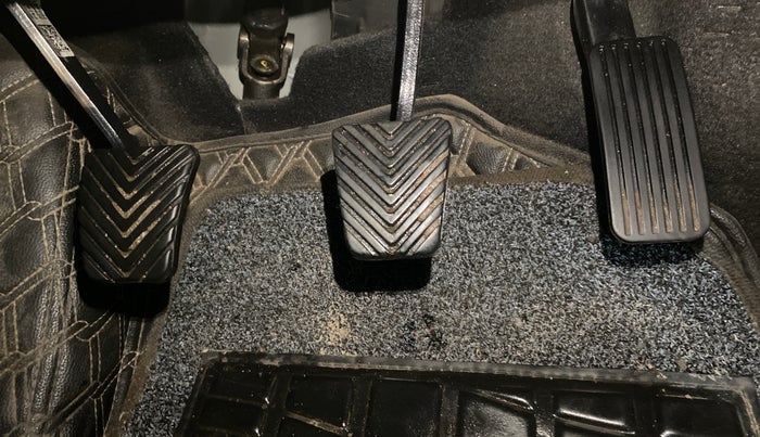 2020 KIA SELTOS HTX 1.5 PETROL, Petrol, Manual, 32,218 km, Pedals