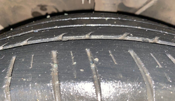 2020 KIA SELTOS HTX 1.5 PETROL, Petrol, Manual, 32,218 km, Left Front Tyre Tread