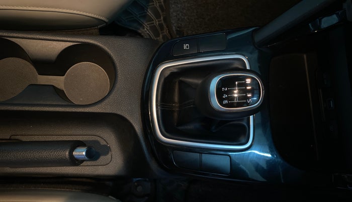 2020 KIA SELTOS HTX 1.5 PETROL, Petrol, Manual, 32,218 km, Gear Lever