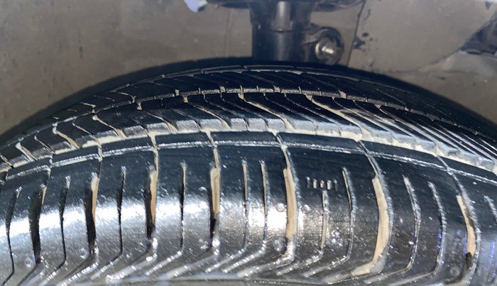 2015 Honda Amaze 1.2L I-VTEC S, Petrol, Manual, 44,824 km, Right Front Tyre Tread