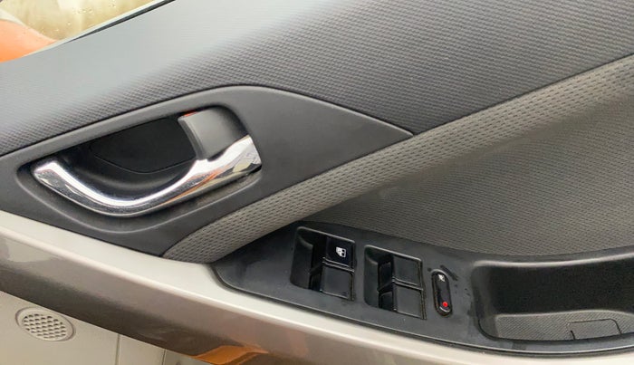 2019 Tata NEXON XZA PLUS PETROL DUAL TONE, Petrol, Automatic, 48,391 km, Driver Side Door Panels Control