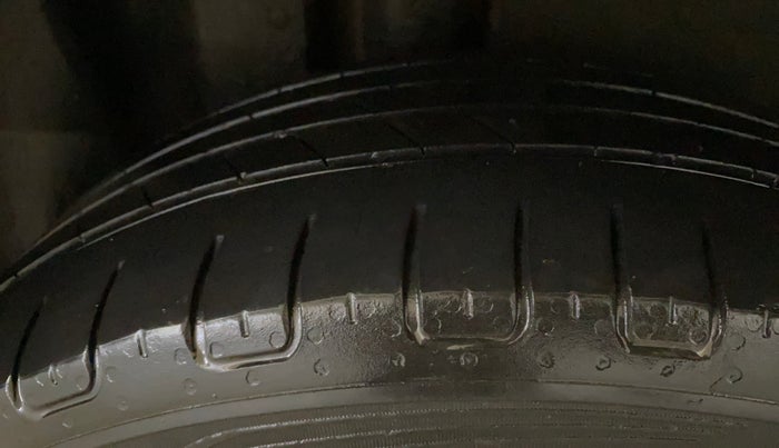 2023 MG HECTOR PLUS SAVVY PRO 1.5 TURBO CVT 7 STR, Petrol, Automatic, 59,794 km, Right Rear Tyre Tread