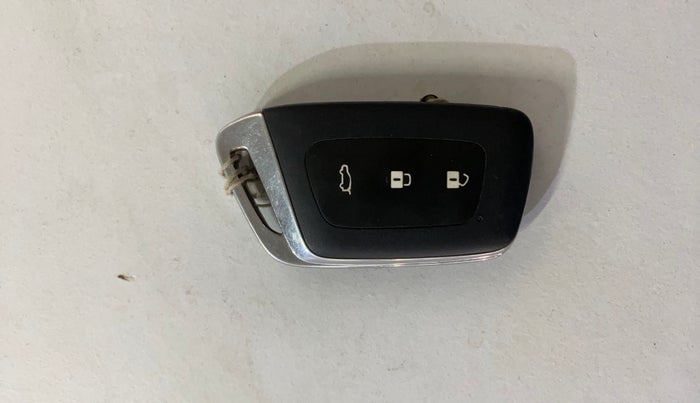 2023 MG HECTOR PLUS SAVVY PRO 1.5 TURBO CVT 7 STR, Petrol, Automatic, 59,794 km, Key Close Up