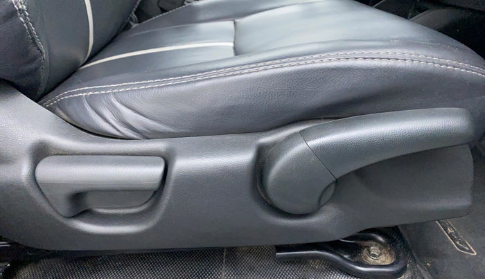 2017 Honda WR-V 1.2 i-VTEC VX MT, Petrol, Manual, 43,550 km, Driver Side Adjustment Panel