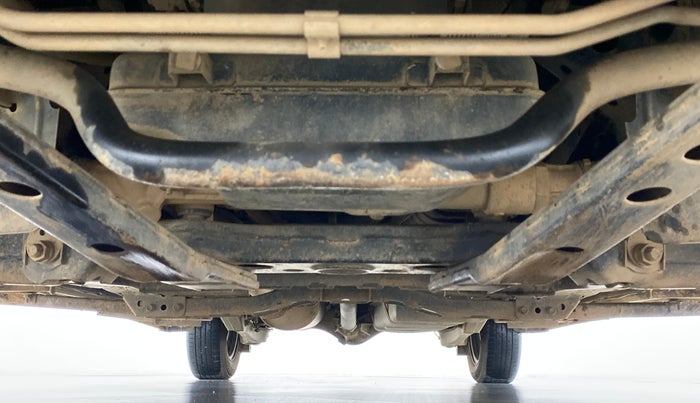 2014 Toyota Innova 2.5 GX 8 STR BS IV, Diesel, Manual, 70,258 km, Front Underbody