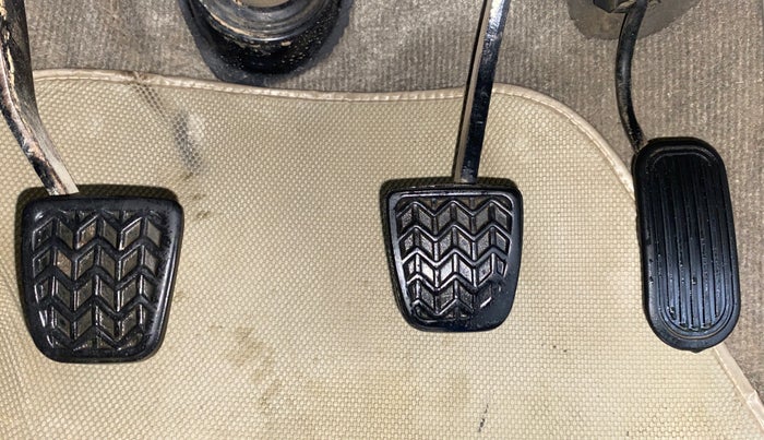 2014 Toyota Innova 2.5 GX 8 STR BS IV, Diesel, Manual, 70,258 km, Pedals