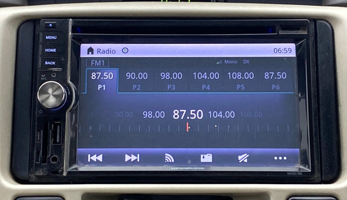 2014 Toyota Innova 2.5 GX 8 STR BS IV, Diesel, Manual, 70,258 km, Infotainment System