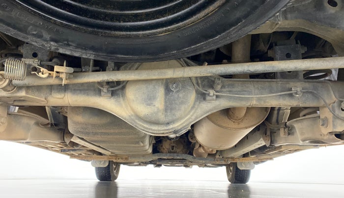 2014 Toyota Innova 2.5 GX 8 STR BS IV, Diesel, Manual, 70,258 km, Rear Underbody