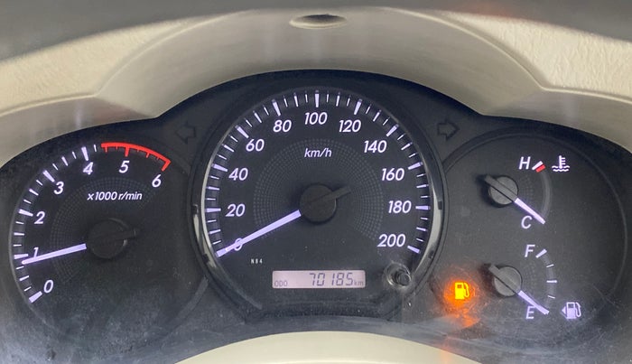 2014 Toyota Innova 2.5 GX 8 STR BS IV, Diesel, Manual, 70,258 km, Odometer Image