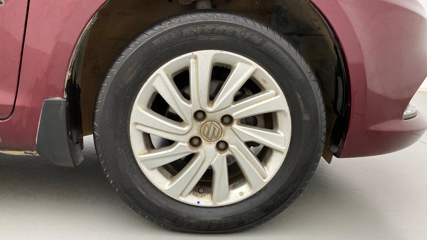 2016 Maruti Swift Dzire ZDI AMT, Diesel, Automatic, 96,344 km, Right Front Wheel