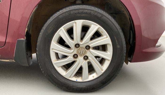 2016 Maruti Swift Dzire ZDI AMT, Diesel, Automatic, 96,344 km, Right Front Wheel