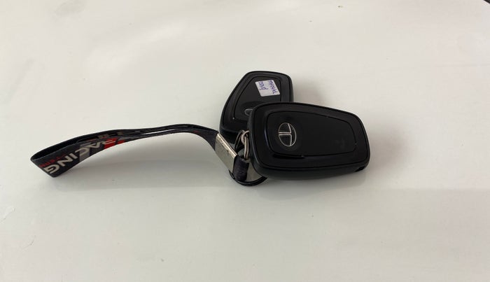 2020 Tata NEXON XZ PLUS PETROL, Petrol, Manual, 42,304 km, Key Close Up