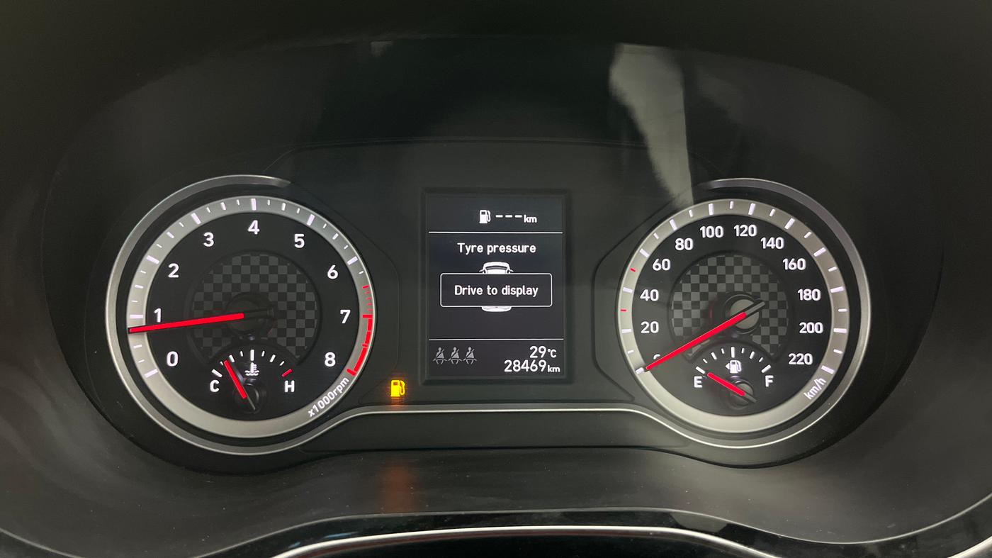2024 Hyundai GRAND I10 NIOS ASTA 1.2 KAPPA VTVT, Petrol, Manual, 28,467 km, Odometer Image