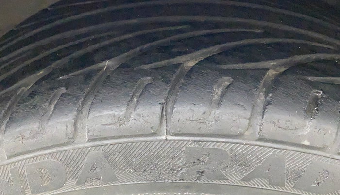2015 Hyundai Elite i20 ASTA 1.2, Petrol, Manual, 22,836 km, Right Front Tyre Tread