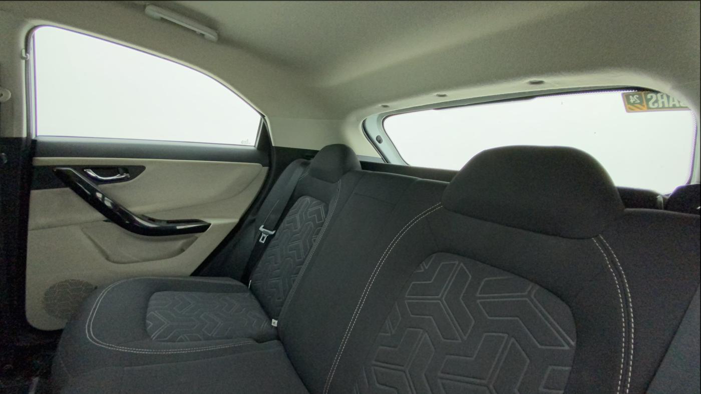 2022 Tata NEXON XZ PETROL, Petrol, Manual, 27,385 km, Right Side Rear Door Cabin