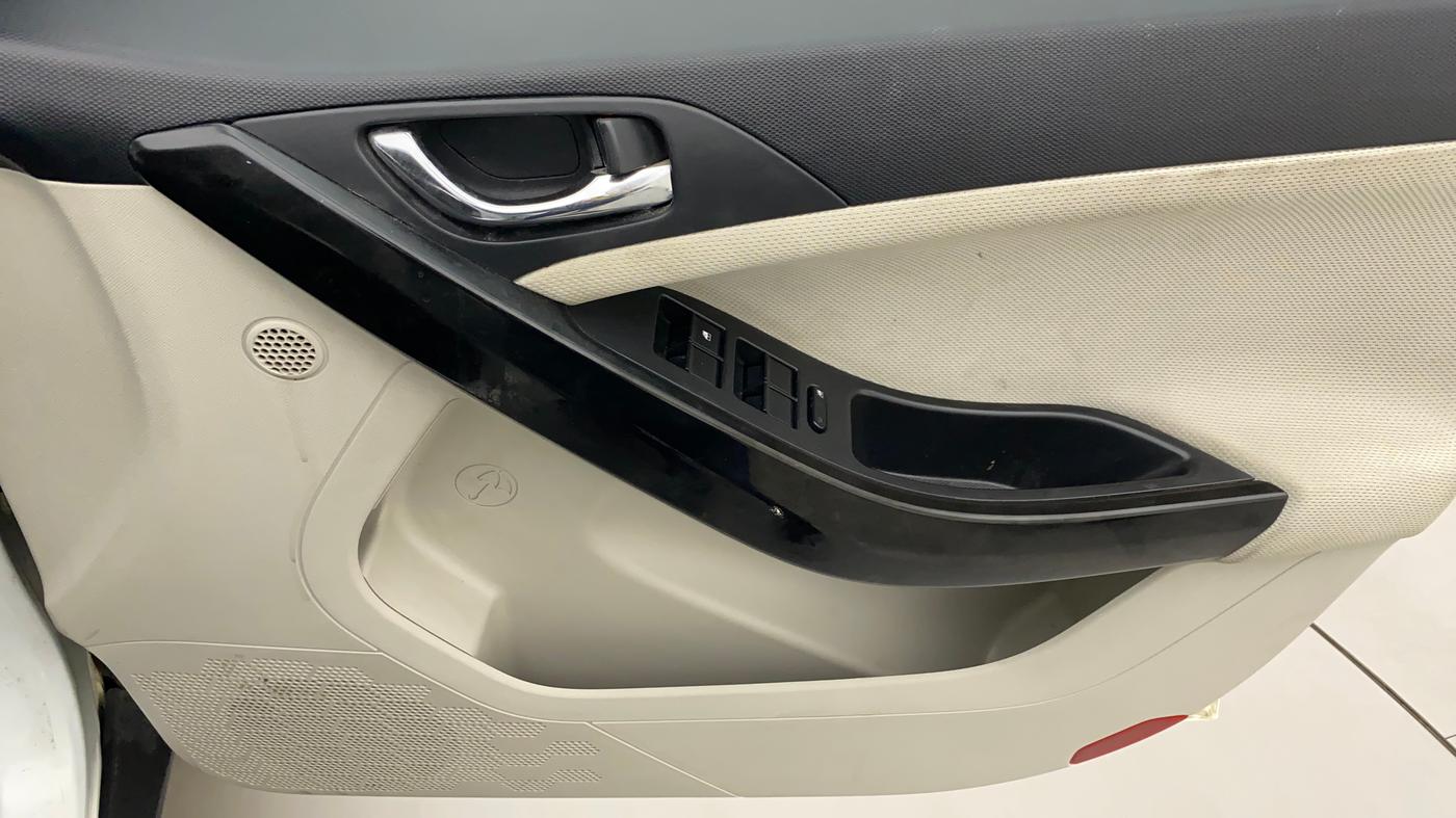 2022 Tata NEXON XZ PETROL, Petrol, Manual, 27,385 km, Driver Side Door Panels Control