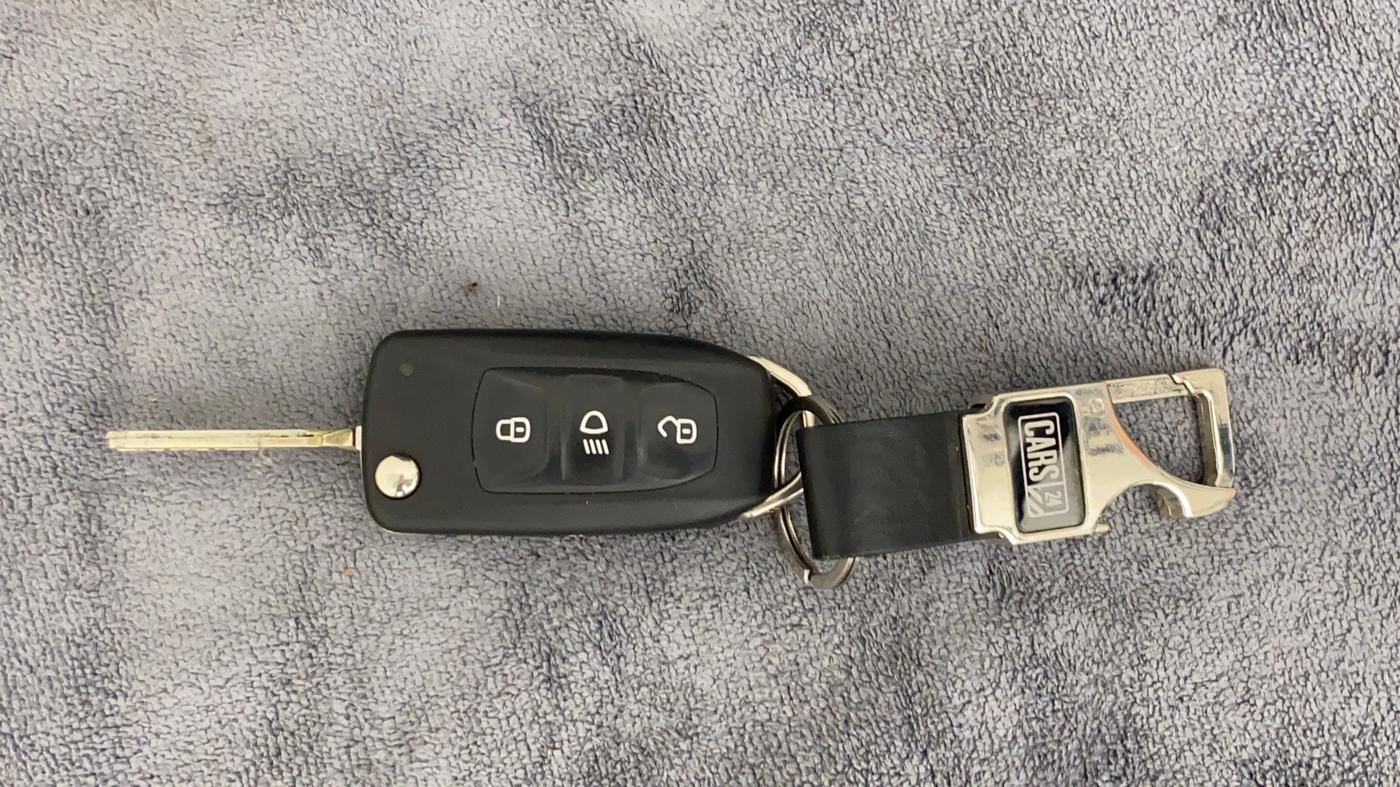 2022 Tata NEXON XZ PETROL, Petrol, Manual, 27,385 km, Key Close Up
