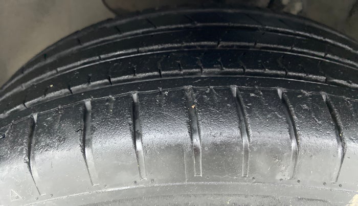 2017 Hyundai Elite i20 1.4 CRDI ASTA (O), Diesel, Manual, 86,630 km, Left Front Tyre Tread