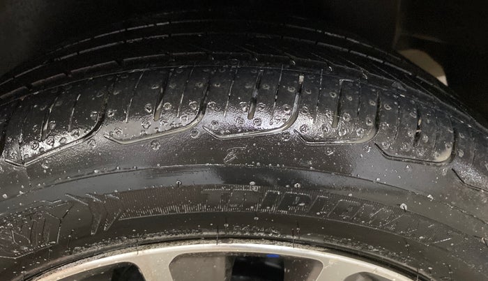 2020 Maruti Ciaz ALPHA  AT 1.5 SHVS PETROL, Petrol, Automatic, 39,077 km, Left Rear Tyre Tread