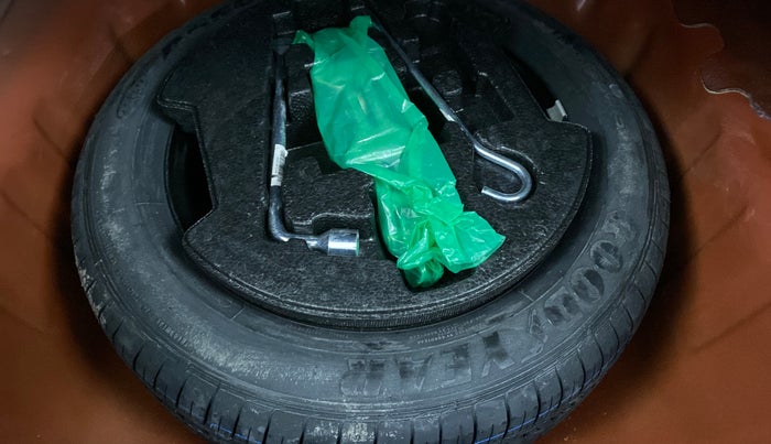 2020 Maruti Ciaz ALPHA  AT 1.5 SHVS PETROL, Petrol, Automatic, 39,077 km, Spare Tyre