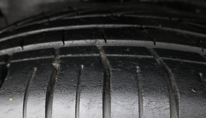 2018 Tata NEXON XZA+ 1.5, Diesel, Automatic, 64,609 km, Right Rear Tyre Tread