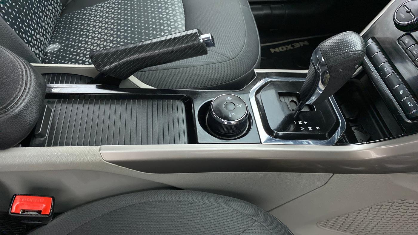 2018 Tata NEXON XZA+ 1.5, Diesel, Automatic, 64,609 km, Gear Lever