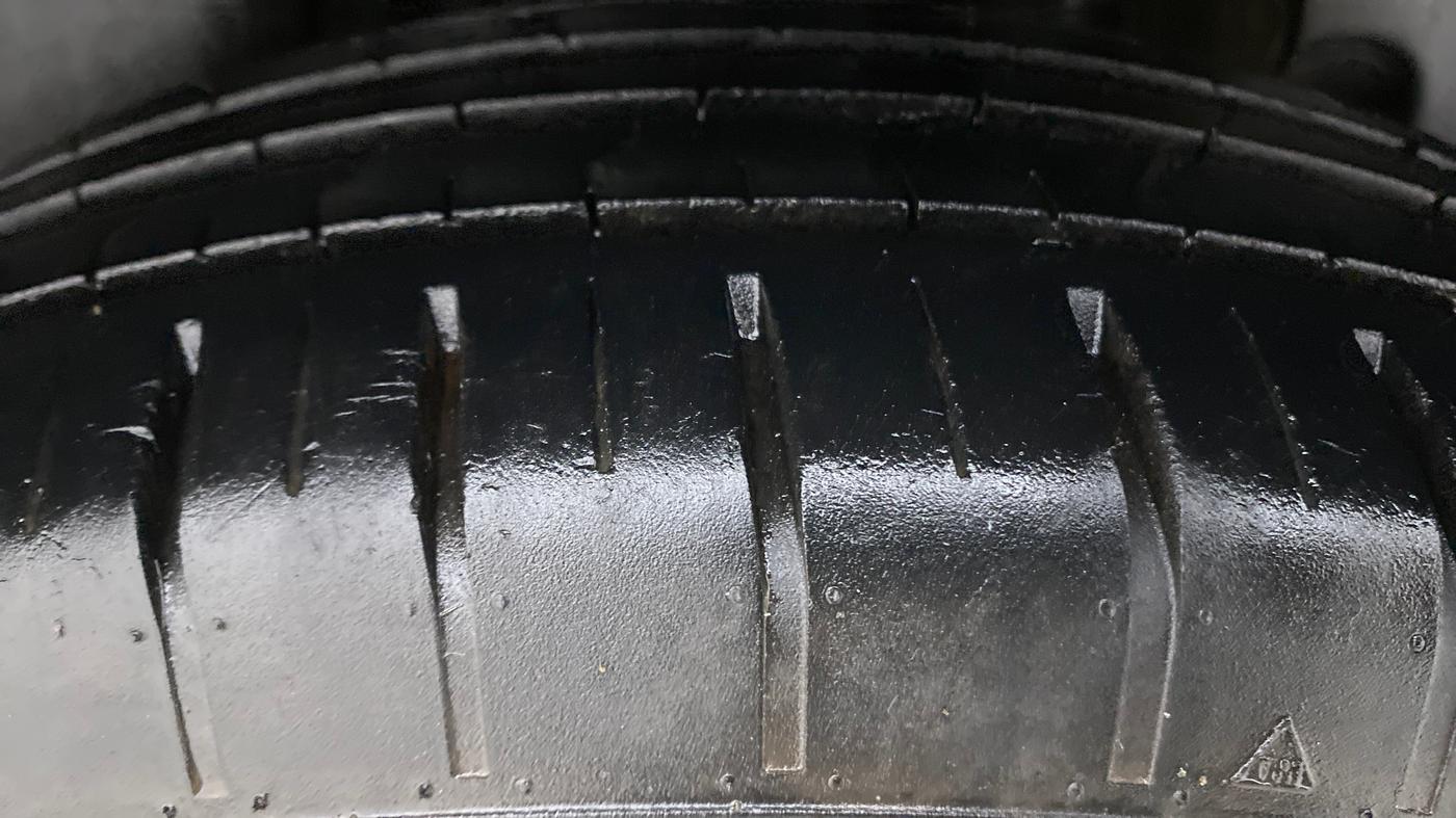 2018 Maruti Swift ZXI AMT, Petrol, Automatic, 31,404 km, Left Rear Tyre Tread