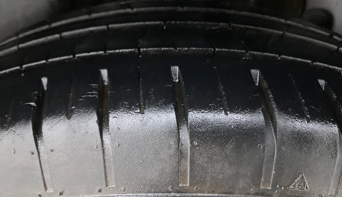 2018 Maruti Swift ZXI AMT, Petrol, Automatic, 31,404 km, Left Rear Tyre Tread