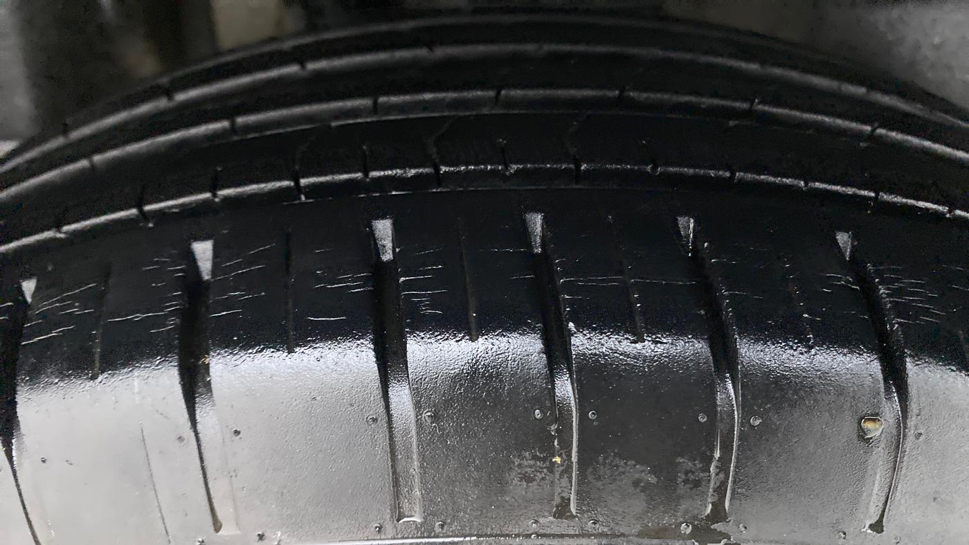 2018 Maruti Swift ZXI AMT, Petrol, Automatic, 31,404 km, Right Rear Tyre Tread