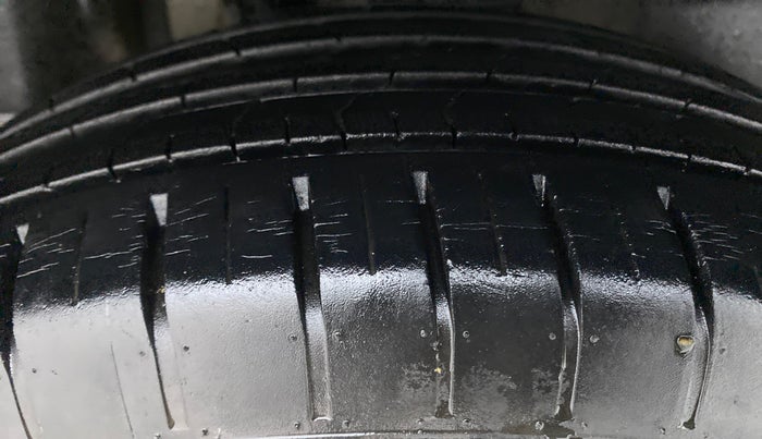 2018 Maruti Swift ZXI AMT, Petrol, Automatic, 31,404 km, Right Rear Tyre Tread