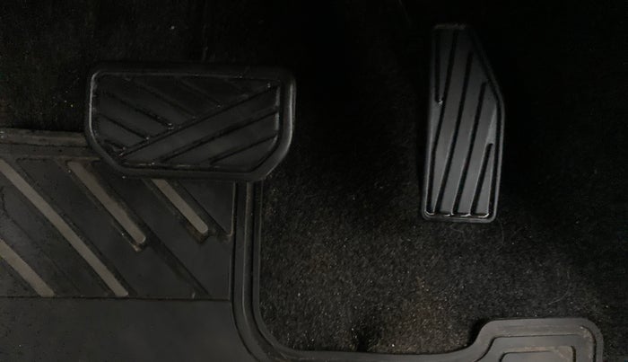 2018 Maruti Swift ZXI AMT, Petrol, Automatic, 31,404 km, Pedals