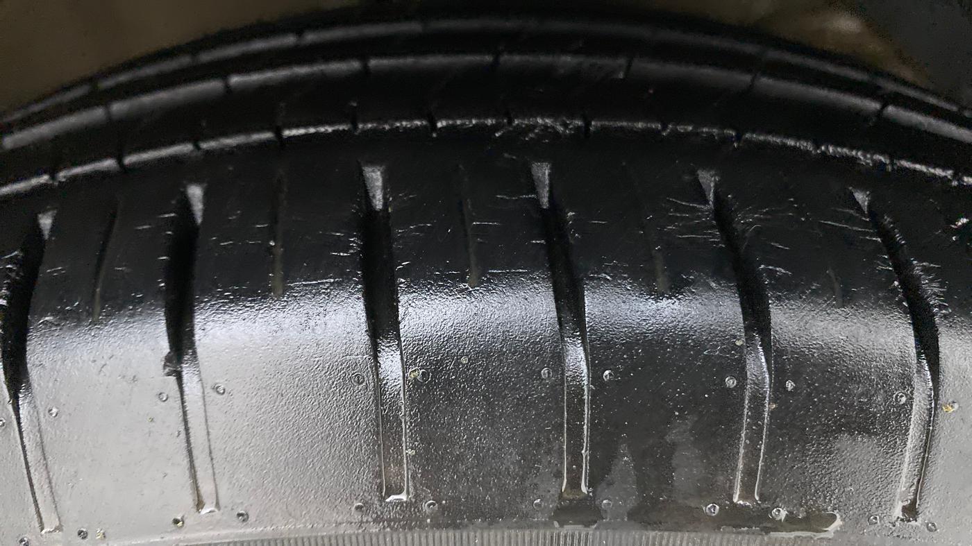 2018 Maruti Swift ZXI AMT, Petrol, Automatic, 31,404 km, Right Front Tyre Tread