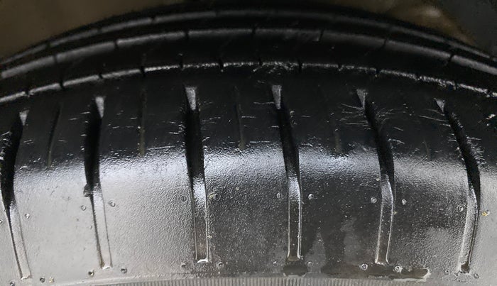2018 Maruti Swift ZXI AMT, Petrol, Automatic, 31,404 km, Right Front Tyre Tread