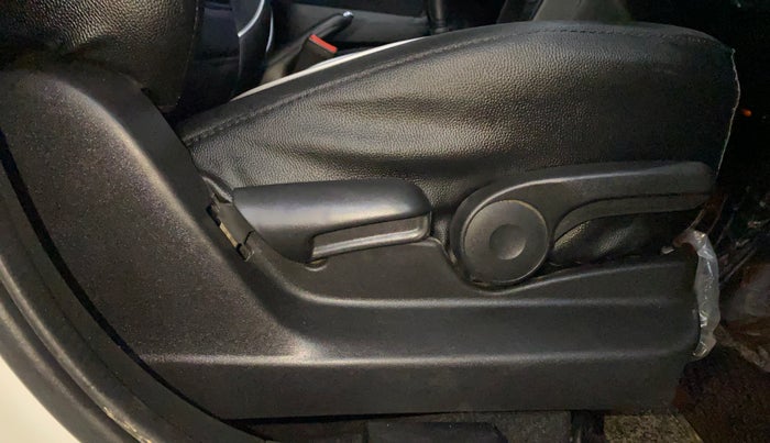 2021 Maruti Vitara Brezza ZXI, Petrol, Manual, 22,275 km, Driver Side Adjustment Panel