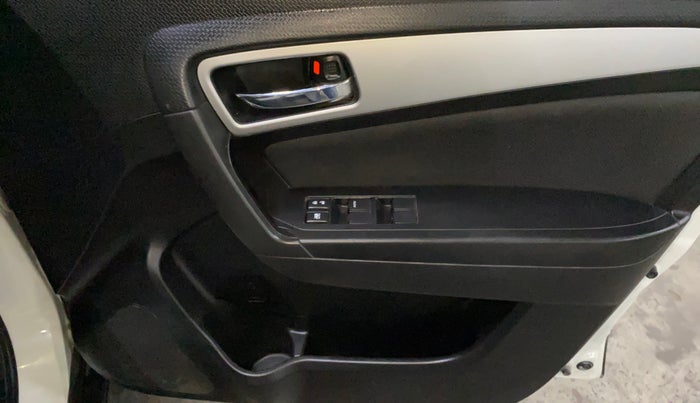 2021 Maruti Vitara Brezza ZXI, Petrol, Manual, 22,275 km, Driver Side Door Panels Control