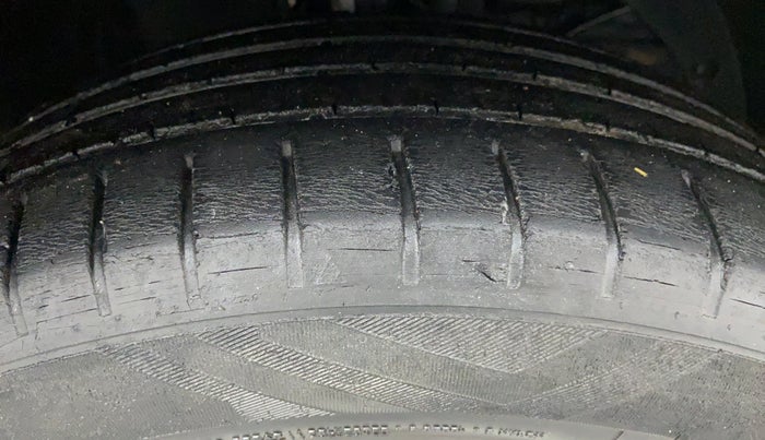 2016 Maruti Baleno ZETA 1.2 K12 CVT, Petrol, Automatic, 54,200 km, Right Front Tyre Tread