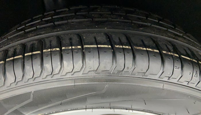 2016 Maruti Baleno ZETA 1.2 K12 CVT, Petrol, Automatic, 54,200 km, Right Rear Tyre Tread