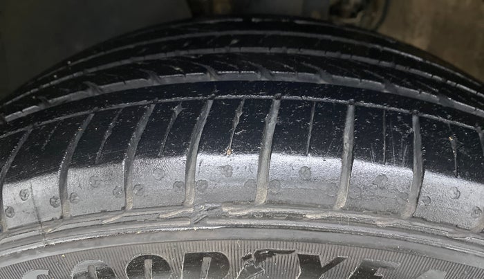 2018 Volkswagen Polo HIGH LINE PLUS 1.0, Petrol, Manual, 50,800 km, Left Front Tyre Tread