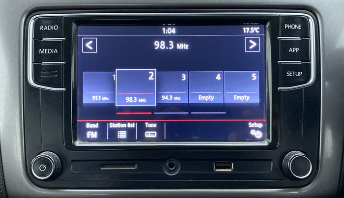 2018 Volkswagen Polo HIGH LINE PLUS 1.0, Petrol, Manual, 50,800 km, Infotainment System