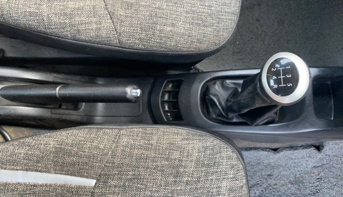 2013 Maruti Wagon R 1.0 VXI, CNG, Manual, 80,182 km, Gear Lever