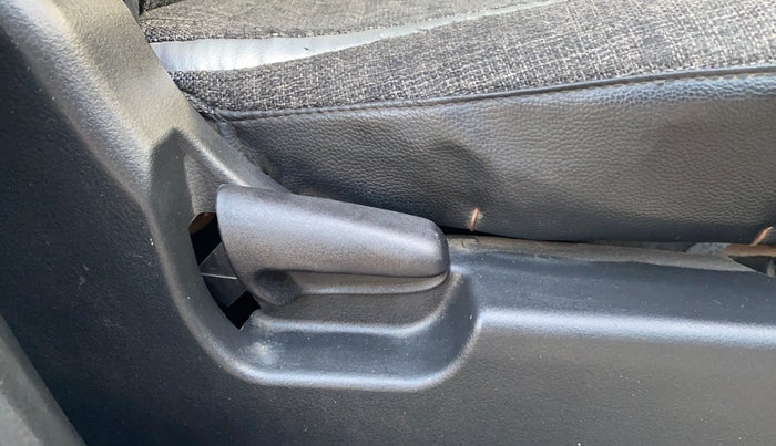 2013 Maruti Wagon R 1.0 VXI, CNG, Manual, 80,182 km, Driver Side Adjustment Panel