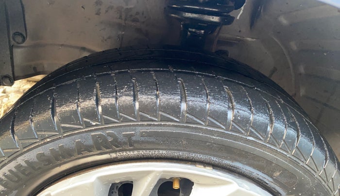 2013 Maruti Wagon R 1.0 VXI, CNG, Manual, 80,182 km, Left Front Tyre Tread