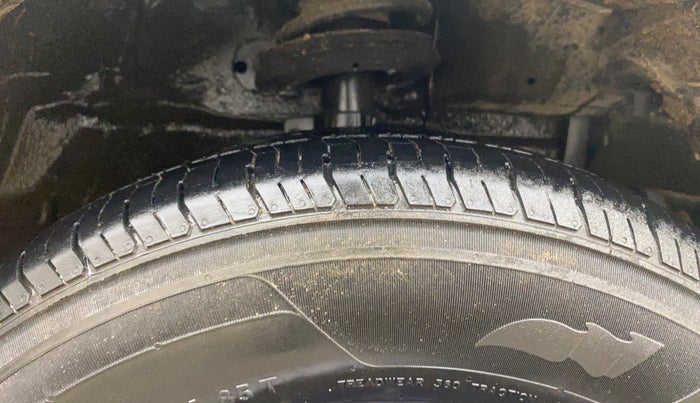 2015 Maruti Swift VXI, Petrol, Manual, 59,578 km, Right Front Tyre Tread