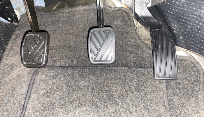 2015 Maruti Swift VXI, Petrol, Manual, 59,578 km, Pedals