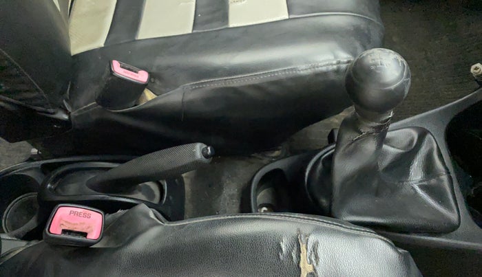2012 Toyota Etios G, Petrol, Manual, 59,491 km, Gear Lever