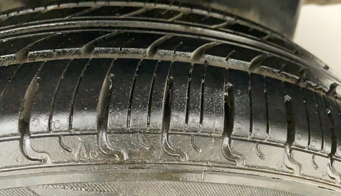 2012 Toyota Etios G, Petrol, Manual, 59,491 km, Left Rear Tyre Tread