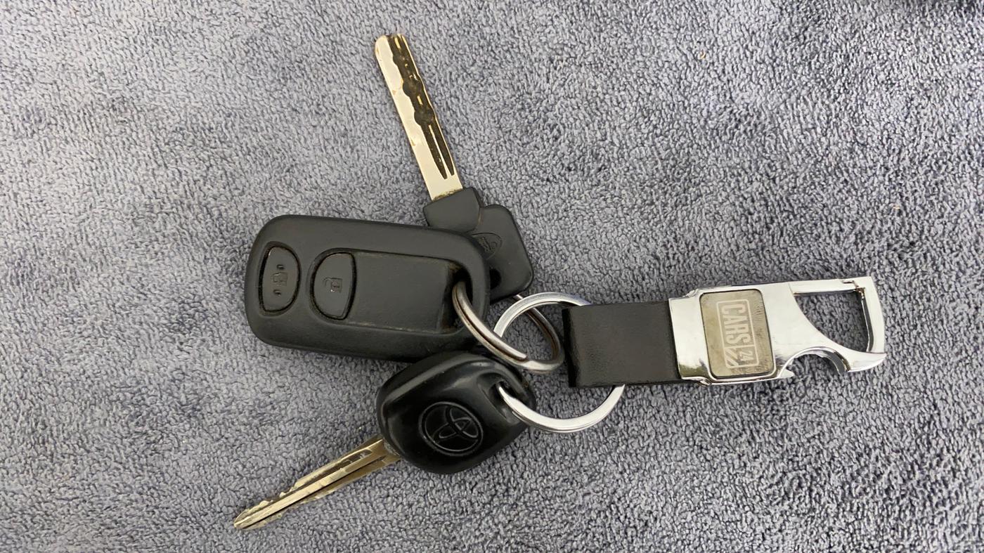 2012 Toyota Etios G, Petrol, Manual, 59,491 km, Key Close Up