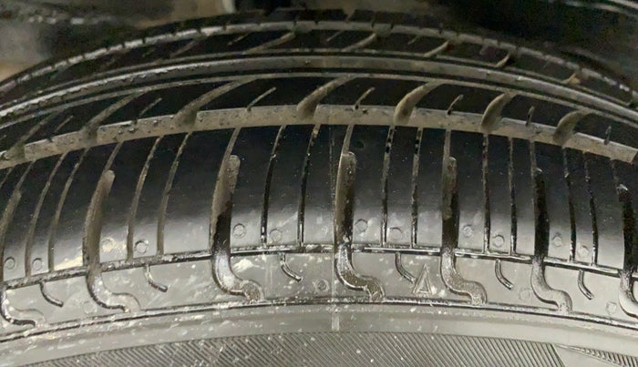2012 Toyota Etios G, Petrol, Manual, 59,491 km, Right Rear Tyre Tread