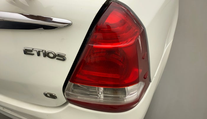 2012 Toyota Etios G, Petrol, Manual, 59,491 km, Right tail light - Minor scratches